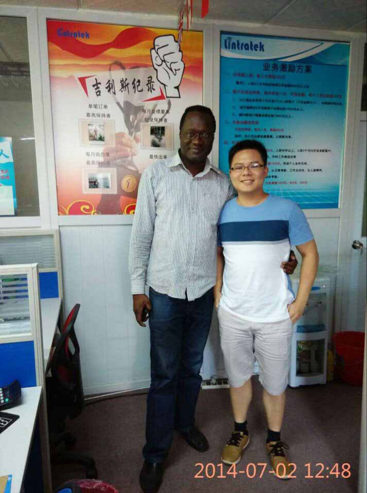 剛果客戶蒞臨參觀手機信號放大器工廠無塵生產線，大贊！